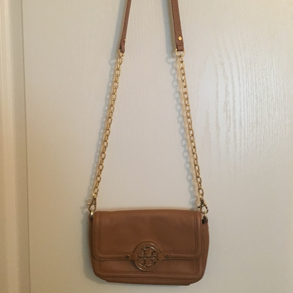 AuthenticTory Burch cross body. Cute purse!